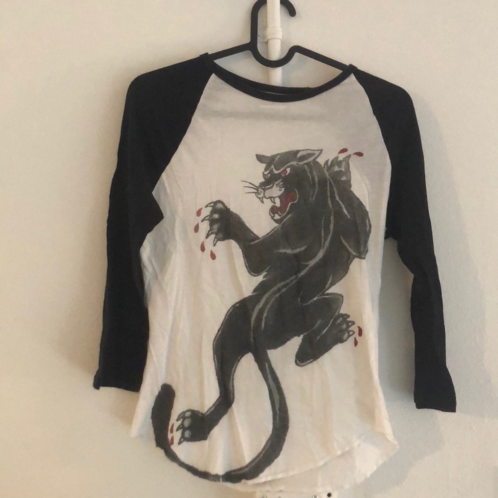 Lucky Brand quarter sleeve Panther t-shirt